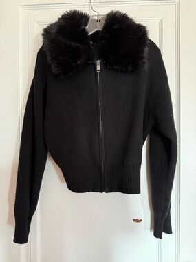 NWOT GAP Black Zip-Up Sweater with Removable Faux Fur Collar